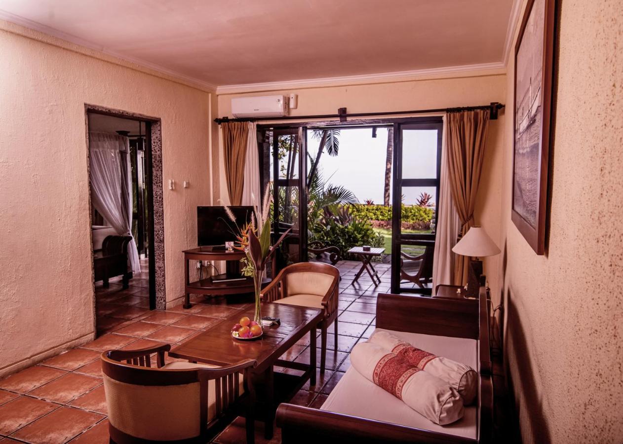 Nugraha Lovina Seaview Resort & Spa Εξωτερικό φωτογραφία
